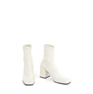 NEW Courreges Square off-white boots size 40 9